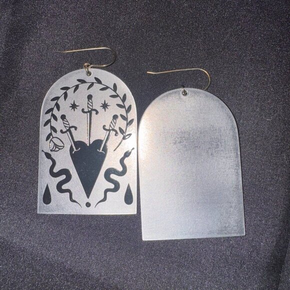 While Odin Sleeps "Omnia" Earrings - Picture 3 of 3